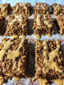 apple cinnamon oatmeal protein bars