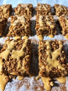 apple cinnamon oatmeal protein bars