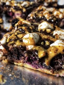 dark chocolate blackberry s'mores protein bars