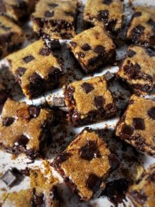 dark chocolate chip cookie dough protein bars