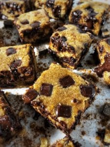 dark chocolate chip cookie dough protein bars