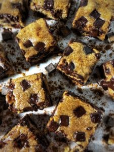 dark chocolate chip cookie dough protein bars