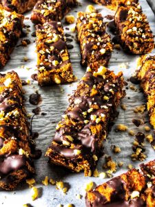 dark chocolate macadamia nut protein bars